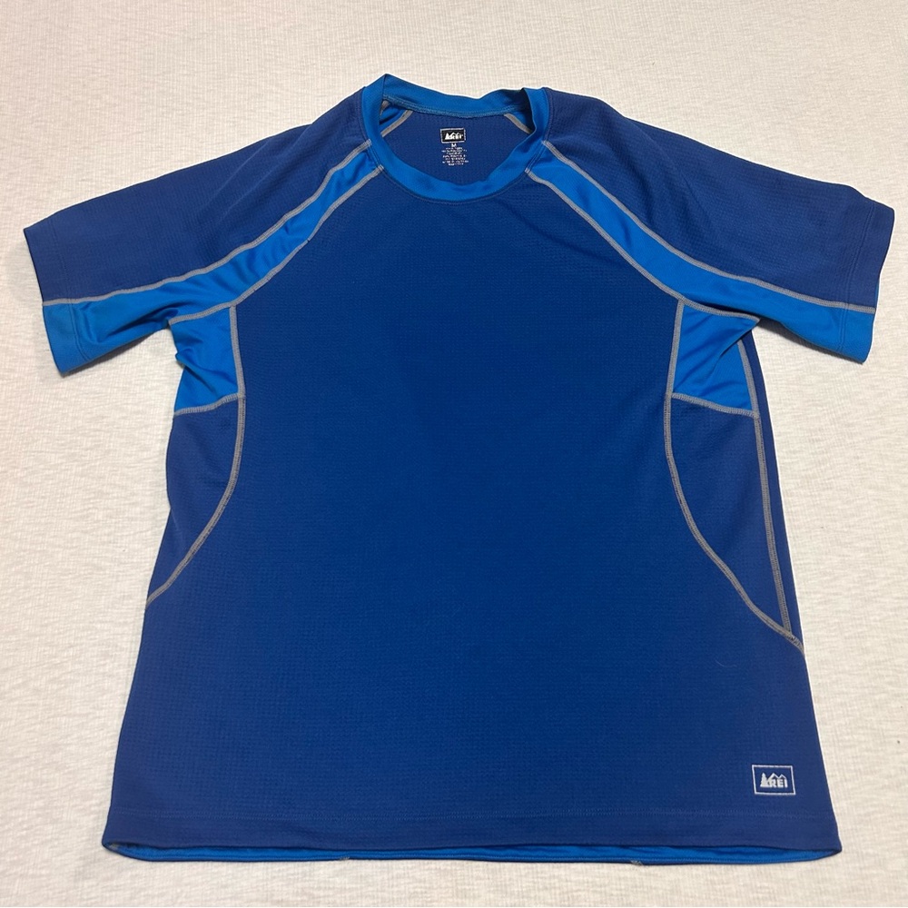 REI Shirt Mens Medium Athletic Performance Tee Short Sleeve Lightweight Outdoors